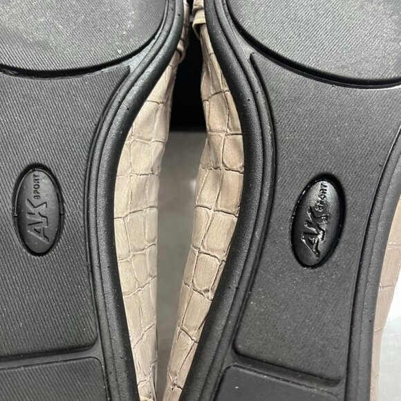 Anne Klein AK Sport Croc Embossed Loafers Comfort Flats Taupe 10M - Picture 7 of 16